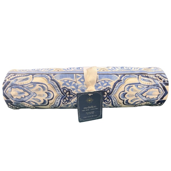 NWT Pottery Barn Blue Medallion Table Runner - Picture 2 of 4